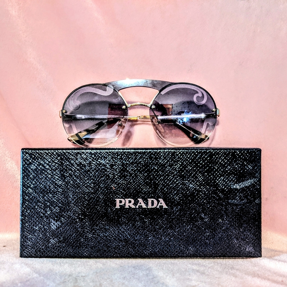LIKENEW AUTHENTIC PRADA SPR 65T ZVN-0DO SUNGLASSES